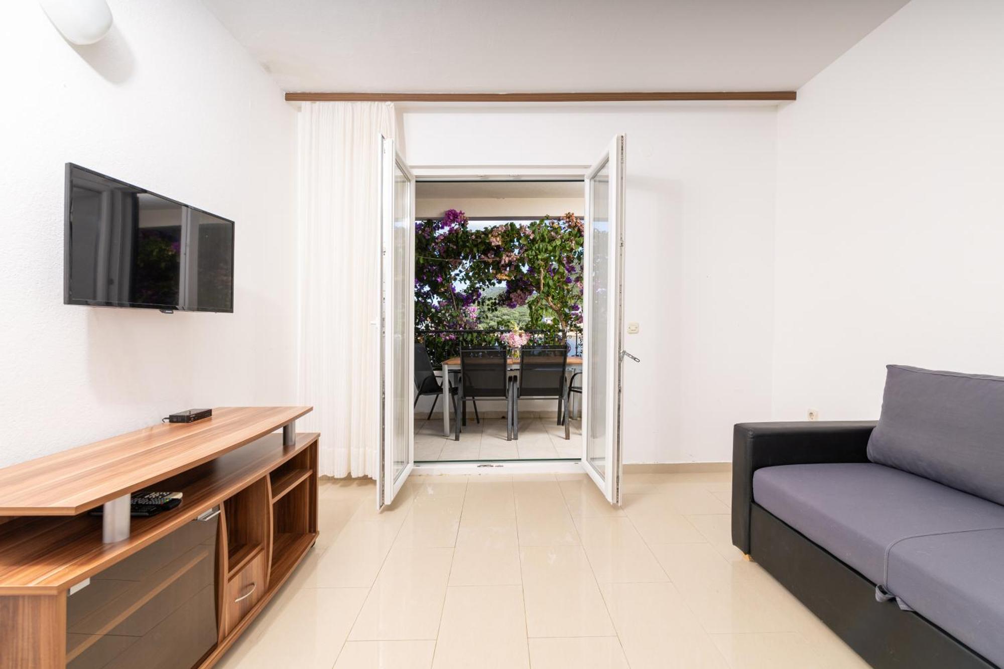 Apartmani Ruzica Zastražišće Exterior foto